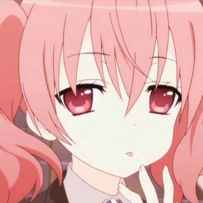 美女COS《巫师3》叶奈法惊艳绝伦 白嫩香肩紫眸勾人